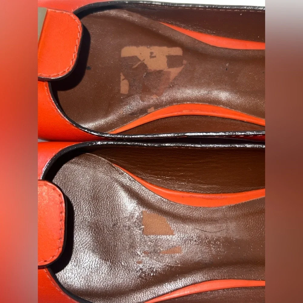 Tory Burch woman’s flat orange shoes size‎ 5